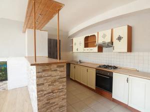 Prodej rodinného domu, Duchcov, nám. Jiřího z Poděbrad, 150 m2