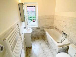 Pronájem bytu 2+kk, Liberec - Liberec I-Staré Město, nám. Žižkovo, 50 m2