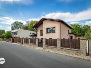 Prodej rodinného domu, Staré Město, Pode Břehy, 250 m2