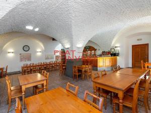 Prodej obchodního prostoru, Vysoké Veselí, 1. máje, 600 m2