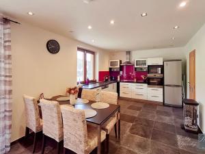 Prodej rodinného domu, Kraslice, Wolkerova, 92 m2