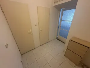 Pronájem bytu 1+kk, Praha - Michle, Nuselská, 35 m2