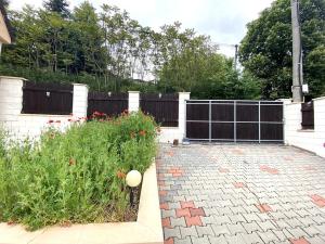 Pronájem rodinného domu, Klecany, Na vršku, 140 m2