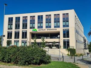 Pronájem bytu 2+kk, Praha - Bubeneč, Sochařská, 60 m2