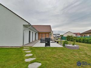 Prodej rodinného domu, Březí, Bezová, 106 m2