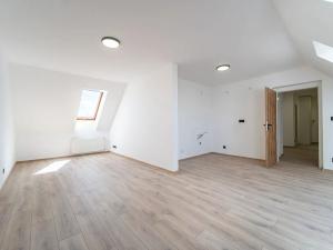 Prodej bytu 3+kk, Jesenice, Mezi Domy, 81 m2