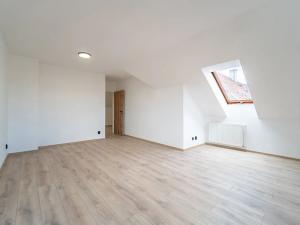 Prodej bytu 3+kk, Jesenice, Mezi Domy, 81 m2