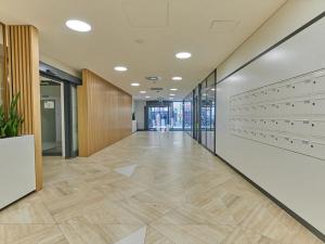 Pronájem kanceláře, Praha - Karlín, Sokolovská, 635 m2
