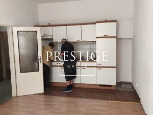 Pronájem bytu 2+kk, Praha - Karlín, Sokolovská, 35 m2