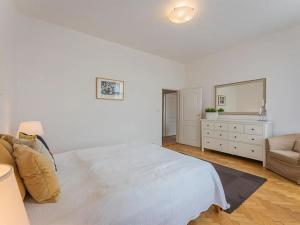 Pronájem bytu 3+kk, Praha - Vinohrady, Belgická, 100 m2