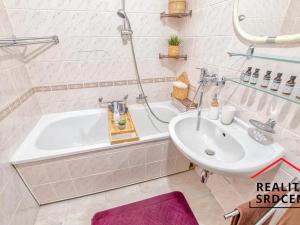 Prodej bytu 3+1, Karviná, Žižkova, 63 m2