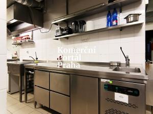 Pronájem restaurace, Praha - Kobylisy, Střelničná, 344 m2