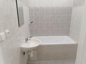 Pronájem kanceláře, Kladno, Osvoboz. pol. vězňů, 41 m2