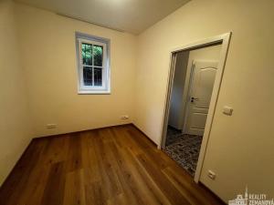 Pronájem bytu 2+kk, Praha - Vinohrady, Chorvatská, 36 m2