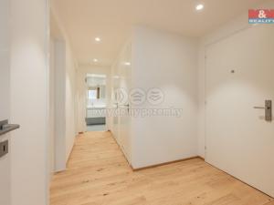 Pronájem bytu 3+kk, Praha, Podbělohorská, 85 m2