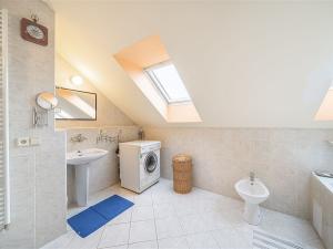 Prodej výrobních prostor, Plzeň - Božkov, Božkovské náměstí, 884 m2
