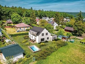 Prodej pozemku pro bydlení, Mníšek pod Brdy, Na Madlenkách, 878 m2