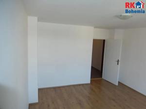 Pronájem bytu 1+kk, Praha - Strašnice, Nad Primaskou, 29 m2
