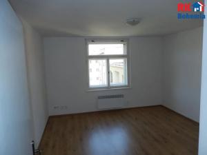 Pronájem bytu 1+kk, Praha - Strašnice, Nad Primaskou, 29 m2