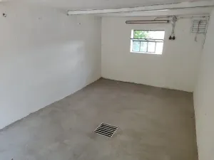 Pronájem garáže, Praha - Smíchov, Podbělohorská, 15 m2