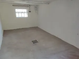Pronájem garáže, Praha - Smíchov, Podbělohorská, 15 m2