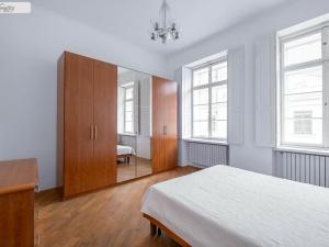 Pronájem bytu 3+1, Praha - Malá Strana, Sněmovní, 85 m2
