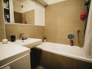 Pronájem bytu 2+kk, Praha - Vršovice, Pod stupni, 56 m2