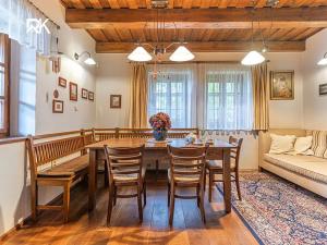 Prodej bytu 6+kk a větší, Bříství, 375 m2