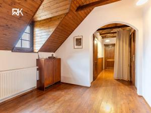 Prodej bytu 6+kk a větší, Bříství, 375 m2