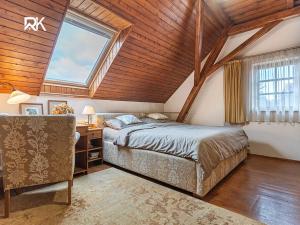 Prodej bytu 6+kk a větší, Bříství, 375 m2
