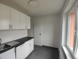 Pronájem bytu 2+1, Praha - Hloubětín, Mochovská, 54 m2