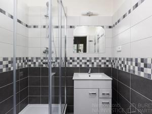 Pronájem bytu 2+1, Praha - Troja, Trojská, 74 m2