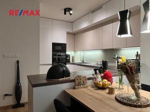 Pronájem bytu 2+kk, Horoměřice, Velvarská, 63 m2