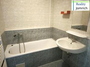 Pronájem bytu 2+kk, Liberec, Jeronýmova, 58 m2