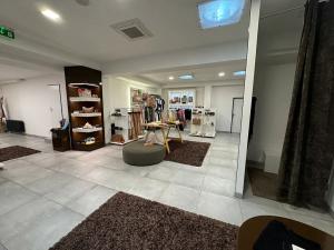 Pronájem obchodního prostoru, Zlín, Rašínova, 135 m2