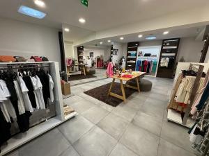 Pronájem obchodního prostoru, Zlín, Rašínova, 135 m2