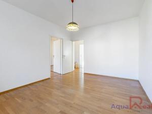 Prodej bytu 2+1, Karlovy Vary, 5. května, 59 m2