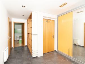 Pronájem bytu 3+kk, Praha - Prosek, Valečovská, 72 m2