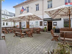 Pronájem restaurace, Chýnice, Karlštejnská, 80 m2