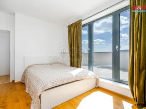 Pronájem bytu 4+kk, Horoměřice, Karla IV., 117 m2