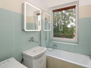 Pronájem bytu 2+kk, Praha - Košíře, Fabiánova, 74 m2