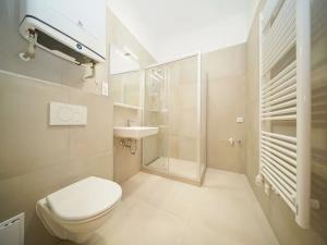Pronájem bytu 1+kk, Praha - Nové Město, Vyšehradská, 30 m2