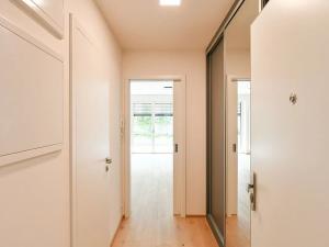 Pronájem bytu 1+kk, Praha - Velká Chuchle, Na hvězdárně, 36 m2