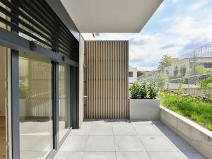 Pronájem bytu 1+kk, Praha - Velká Chuchle, Na hvězdárně, 36 m2