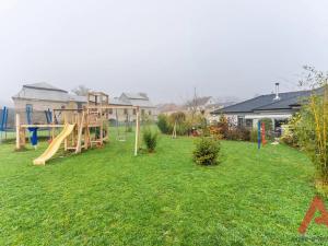 Prodej rodinného domu, Byšice, 365 m2