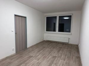 Pronájem bytu 2+1, Stehelčeves, 60 m2