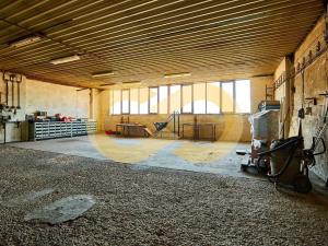 Prodej výrobních prostor, Háje, 6412 m2