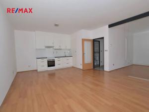 Pronájem bytu 2+kk, Plzeň, Houškova, 46 m2