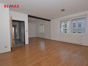 Pronájem bytu 2+kk, Plzeň, Houškova, 46 m2