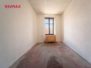Prodej rodinného domu, Týnec nad Labem, Masarykovo náměstí, 142 m2